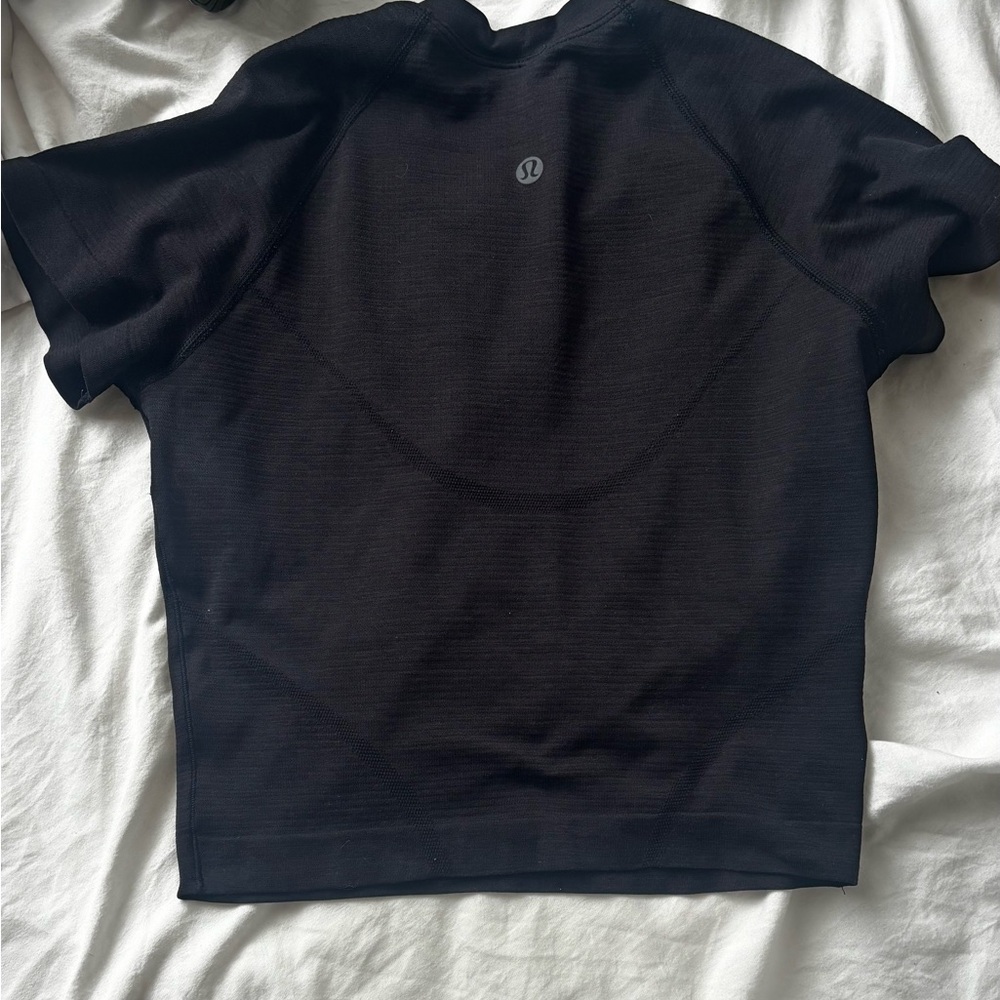 black lulu swiftly tech crop size 4